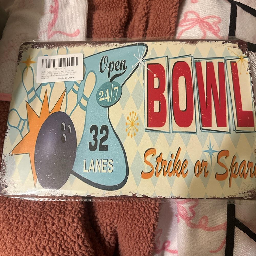 Retro Bowling Sign Wall Art - 'BOWL' Graphic